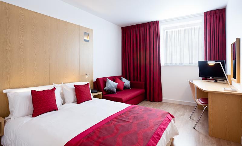 Holiday Inn London Luton Airport By Ihg Rum bild