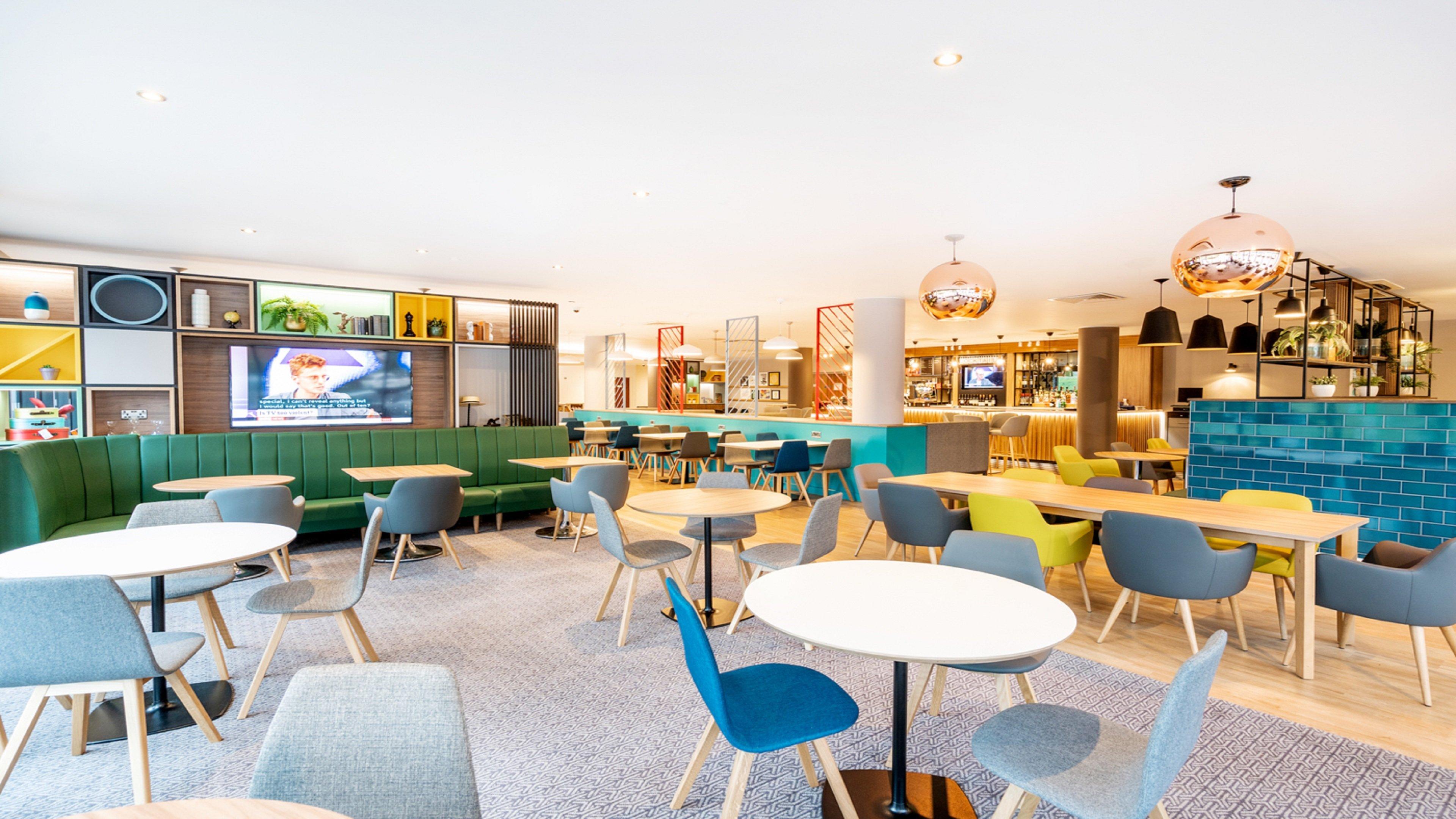 Holiday Inn London Luton Airport By Ihg Exteriör bild