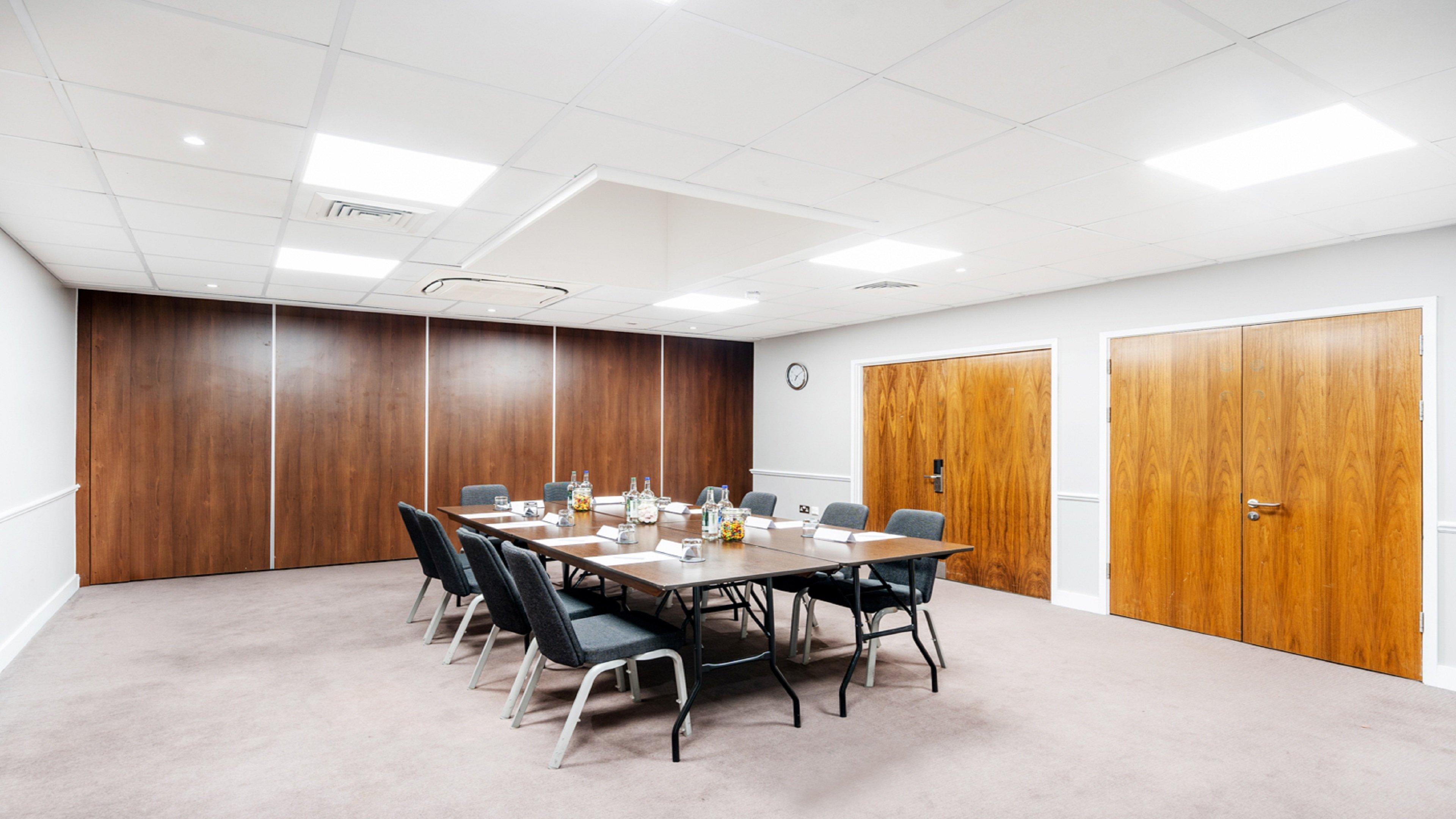 Holiday Inn London Luton Airport By Ihg Exteriör bild