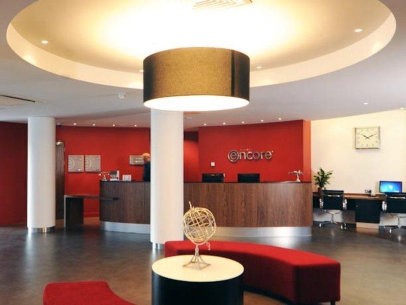 Holiday Inn London Luton Airport By Ihg Exteriör bild