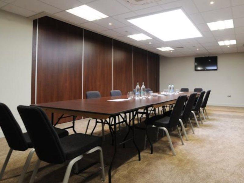 Holiday Inn London Luton Airport By Ihg Exteriör bild