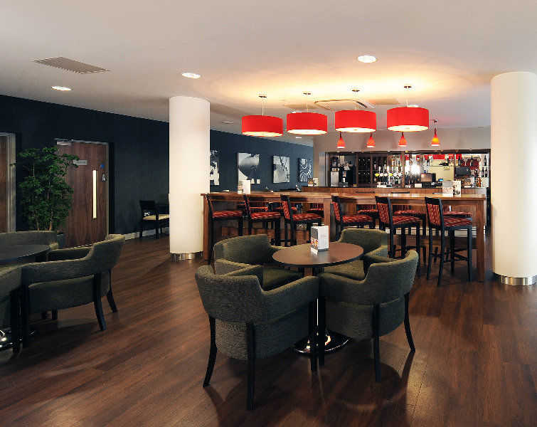 Holiday Inn London Luton Airport By Ihg Exteriör bild