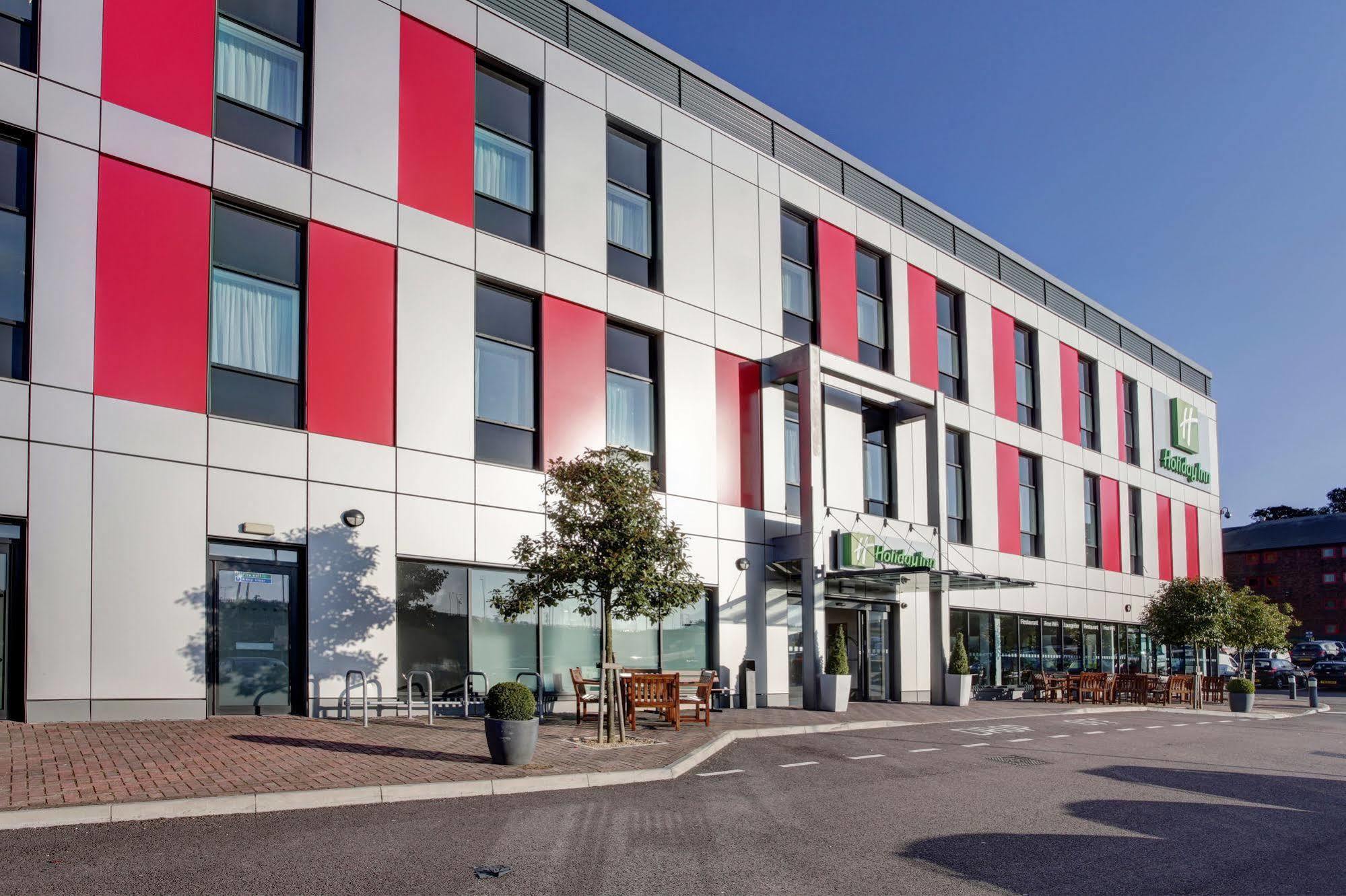Holiday Inn London Luton Airport By Ihg Exteriör bild